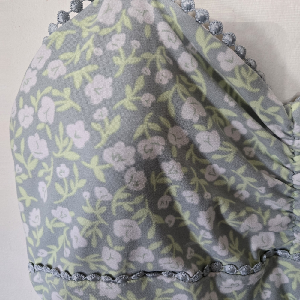No Boundaries Green and White High-Low Floral Dress Whimsical Flowy Fairy Jr 19 - Picture 2 of 3